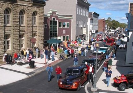 On Saturday June 28th, Celebrate Canada events will start in Historic Chatham Business District with Canada Day Market at the Water Street Farmers Market 1 Ellis Street. Then at 9 am, Water Street from Henderson to Cunard will be an open air market, closed to vehicle traffic. The merchants will also have special Canada Day promotions and look for live cultural performances.